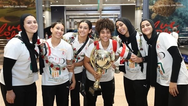 مطار القاهرة يحتفي بمنتخب مصر للناشئات لكرة اليد بعد حصد المركز الرابع عالمي ا مطار القاهرة يحتفي بمنتخب مصر للناشئات لكرة اليد بعد حصد المركز الرابع عالمي ا