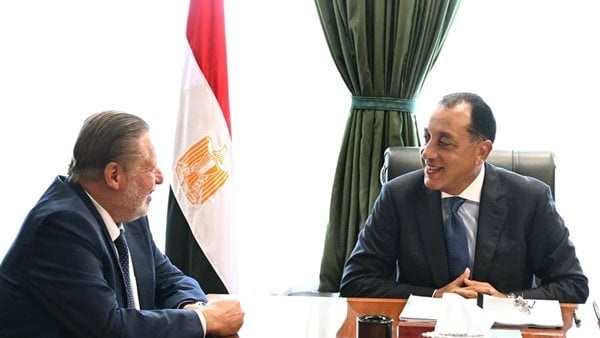 مدبولي يؤكد التنسيق الكامل بين الحكومة والبنك المركزي في إعداد البرنامج الوطني للتحول الاقتصادي