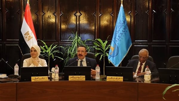 مجلس جامعة الإسكندرية يستعد للعام الدراسي الجديد ويؤكد سرعة التحول إلى جامعة ذكية مجلس جامعة الإسكندرية يستعد للعام الدراسي الجديد ويؤكد سرعة التحول إلى جامعة ذكية