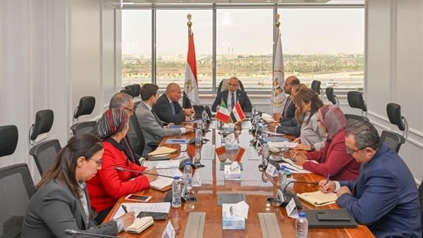وزير الاستثمار يبحث مع السفير الإيطالي زيادة الاستثمارات وتعزيز التعاون الاقتصادي وزير الاستثمار يبحث مع السفير الإيطالي زيادة الاستثمارات وتعزيز التعاون الاقتصادي