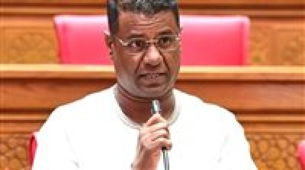 النائب عبدالرحمن البشاري الموازنة العامة للدولة ينطبق عليها مثل اسمع كلامك أصدقك أشوف أمورك أستعجب