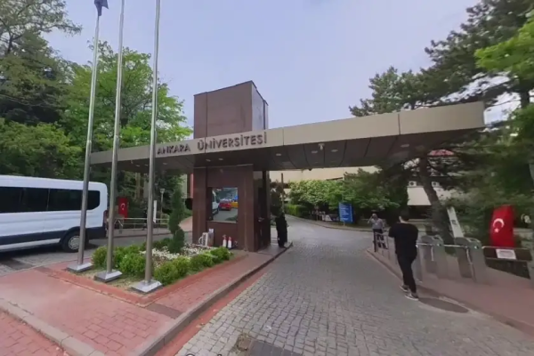 جامعة أنقرة تفتح مبادرة تطوعية للعرب والسوريين بتمويل شامل جامعة أنقرة تفتح مبادرة تطوعية للعرب والسوريين بتمويل شامل