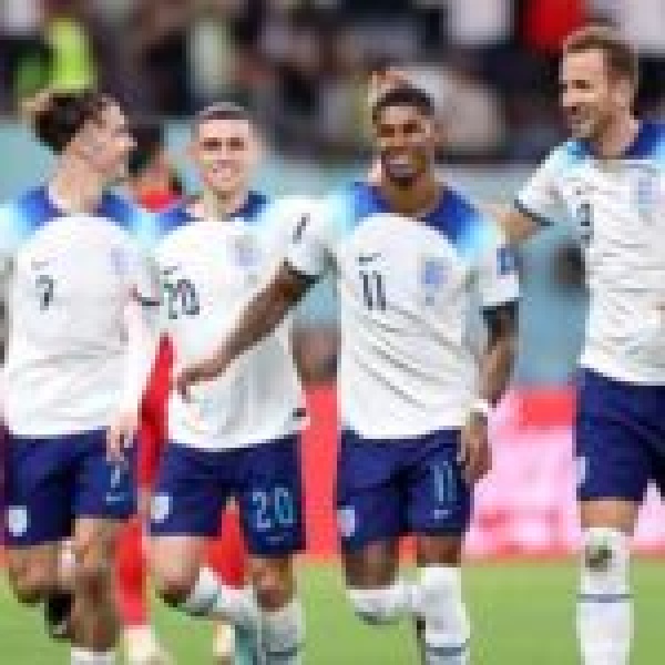 فضائح المونديال تتواصل سرقة أمتعة المنتخب الانجليزي فضائح المونديال تتواصل سرقة أمتعة المنتخب الانجليزي