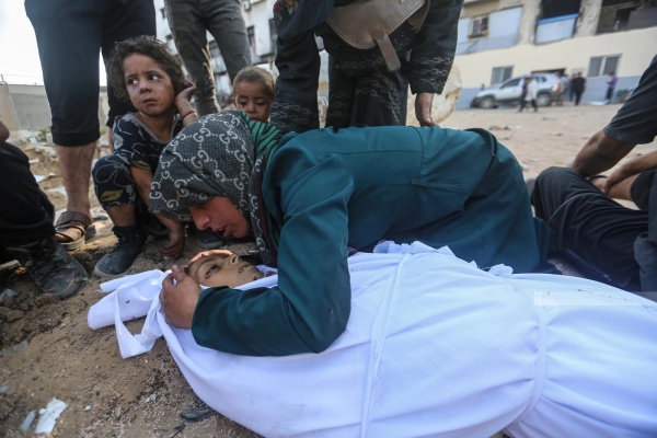 ارتفاع عدد شهداء الإبادة الإسرائيلية بغزة إلى 73 098 ارتفاع عدد شهداء الإبادة الإسرائيلية بغزة إلى 73 098