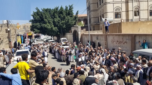 صلح قبلي بصنعاء ينهي قضية قتل بين آل جعفر وآل الوصابي صلح قبلي بصنعاء ينهي قضية قتل بين آل جعفر وآل الوصابي