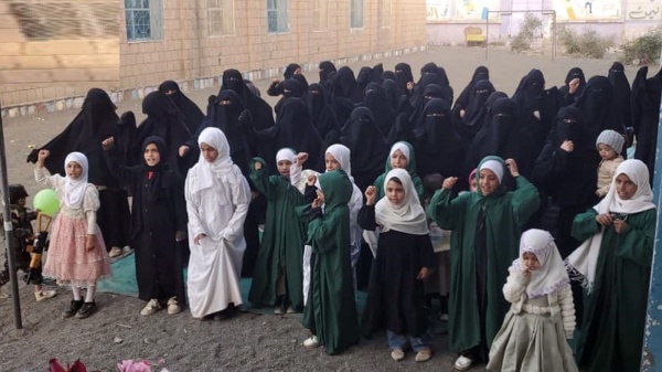 فعاليات ووقفات نسائية بهمدان في محافظة صنعاء بالذكرى السنوية للشهيد فعاليات ووقفات نسائية بهمدان في محافظة صنعاء بالذكرى السنوية للشهيد
