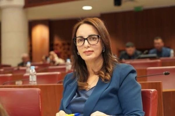 من تادلة إلى الحكومة مديحة خيير وزيرة منتدبة مكلفة بالتكوين المهني والتأهيل من تادلة إلى الحكومة مديحة خيير وزيرة منتدبة مكلفة بالتكوين المهني والتأهيل