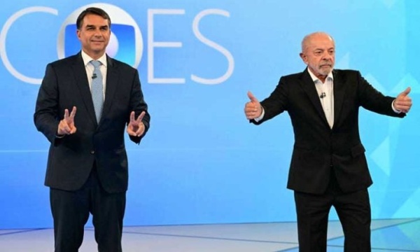 البرازيل تختار رئيسها اليوم الأحد لولا يواجه نجل بولسونارو في جولة رئاسية حاسمة البرازيل تختار رئيسها اليوم الأحد لولا يواجه نجل بولسونارو في جولة رئاسية حاسمة