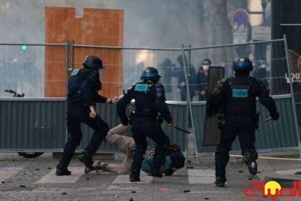مواجهات عنيفة تهز فرنسا إيقاف ألف شخص واستنفار 70 ألف شرطي مواجهات عنيفة تهز فرنسا إيقاف ألف شخص واستنفار 70 ألف شرطي