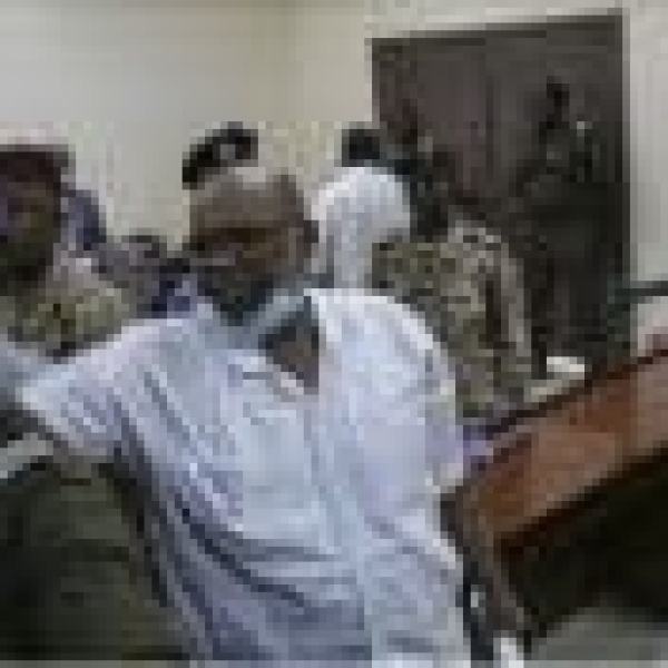 محامي البشير السلطات العسكرية وافقت مبدئي ا على سفره للعلاج خارج السودان