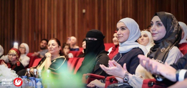 بصمة نسائية ملهمة في دمشق أمسية الشاعرات تحتفي بالكلمة والهوية بصمة نسائية ملهمة في دمشق أمسية الشاعرات تحتفي بالكلمة والهوية