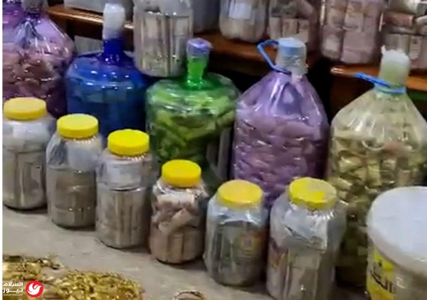 العراق يضبط 19 مليون دولار وكميات من الذهب في مخابئ تعود لمسؤول نفطي سابق