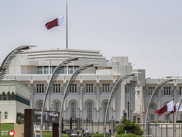 قطر تودع باني نهضتها حداد رسمي وتنكيس للأعلام في وداع الأمير الوالد الشيخ حمد بن خليفة قطر تودع باني نهضتها حداد رسمي وتنكيس للأعلام في وداع الأمير الوالد الشيخ حمد بن خليفة