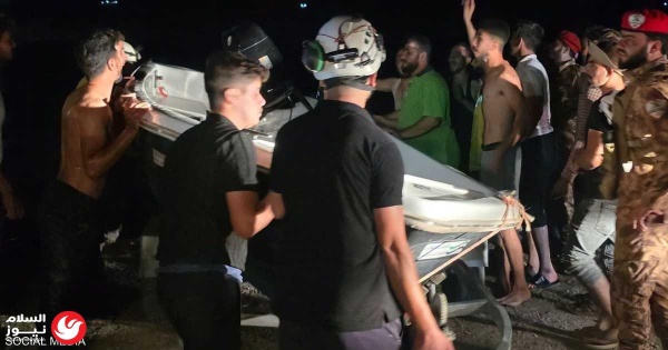 فاجعة في دير الزور وفاة طفلين إثر اصطدام عب ارة بجسر في نهر الفرات فاجعة في دير الزور وفاة طفلين إثر اصطدام عب ارة بجسر في نهر الفرات