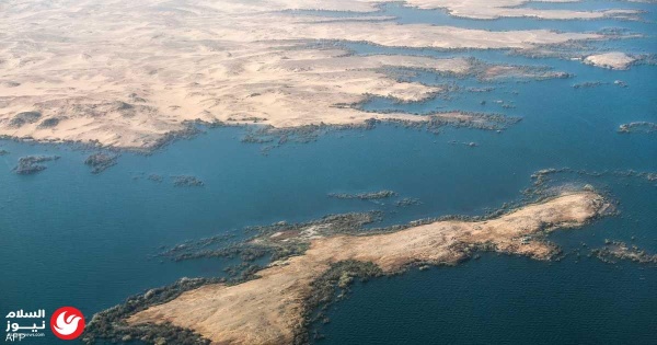استنفار بيئي في أسوان جهود مكثفة لاحتواء تسرب نفطي يهدد الحياة الفطرية ببحيرة ناصر