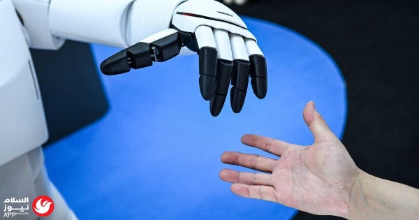 تطور العلاقات العاطفية في العصر الرقمي بين تعزيز التواصل الرقمي ومخاطر العزلة الاجتماعية خلف الشاشات هل تتحول روبوتات الذكاء الاصطناعي إلى شركاء حياة للبشر تطور العلاقات العاطفية في العصر الرقمي بين تعزيز التواصل الرقمي ومخاطر العزلة الاجتماعية خلف الشاشات هل تتحول روبوتات الذكاء الاصطناعي إلى شركاء حياة للبشر