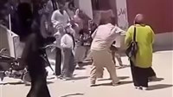بعد التصالح إخلاء سبيل ولية أمر ومدرسة في واقعة مشاجرة داخل مدرسة بالشرقية بعد التصالح إخلاء سبيل ولية أمر ومدرسة في واقعة مشاجرة داخل مدرسة بالشرقية