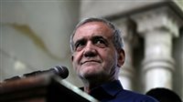 الرئيس الإيراني قرار الحرب والتفاوض بيد المرشد الرئيس الإيراني قرار الحرب والتفاوض بيد المرشد