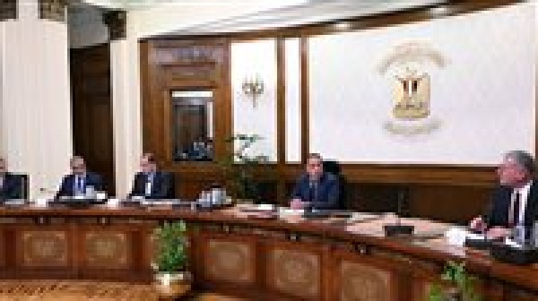 رئيس الوزراء يتابع موقف تدبير الاعتمادات المالية لتوفير احتياجات الدولة من المنتجات البترولية