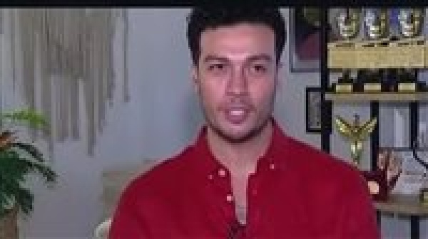 أحمد عبد الوهاب مراتي لما بتشوف مسلسل ورد على فل وياسمين بتعيط وتقولي انت لسة بتحبني
