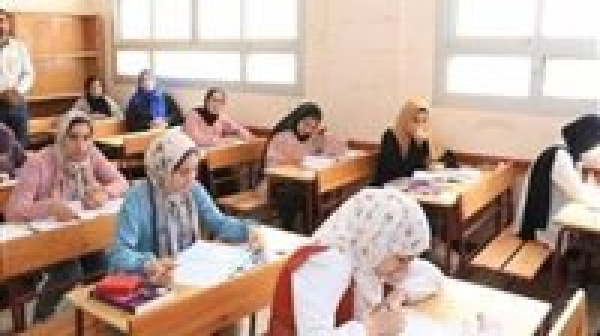 التربية والتعليم تطبق نظام المجمعات الامتحانية لأول مرة بالثانوية العامة لتأمين 921 ألف طالب