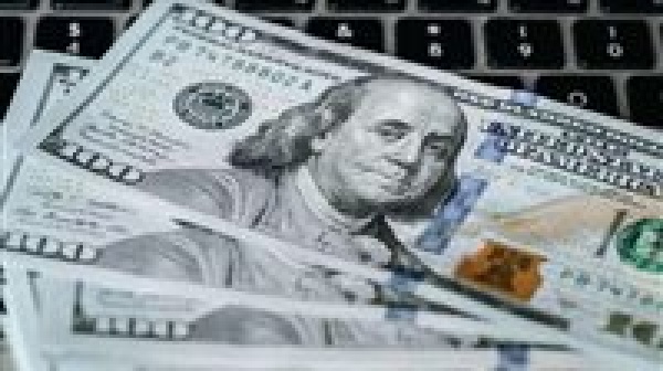 تحركات جديدة في سعر الدولار مقابل الجنيه بالبنوك المصرية خلال تعاملات الخميس