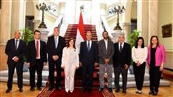 تعزيز الأمن الصحي بالقارة الأفريقية وزير الخارجية يلتقي الوفد الطبي المصري العائد من تنزانيا وكينيا صور تعزيز الأمن الصحي بالقارة الأفريقية وزير الخارجية يلتقي الوفد الطبي المصري العائد من تنزانيا وكينيا صور