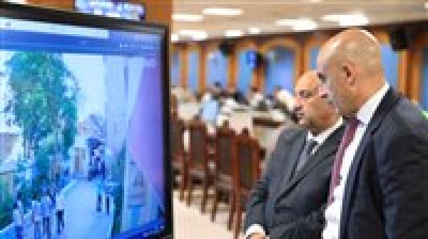 وزير التعليم يتابع امتحانات الثانوية العامة 2026 من غرفة العمليات تشديد على الانضباط وتوفير بيئة آمنة للطلاب وزير التعليم يتابع امتحانات الثانوية العامة 2026 من غرفة العمليات تشديد على الانضباط وتوفير بيئة آمنة للطلاب