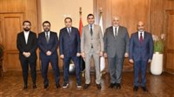 جوهر نبيل يبحث مع تاي هاوس وروابط الرياضية دعم الأبطال الرياضيين