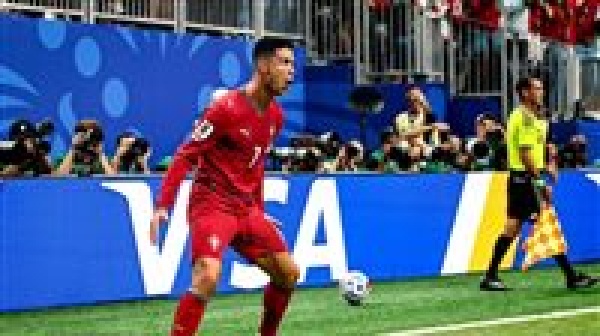 كريستيانو رونالدو يرد على منتقديه بعد خماسية أوزبكستان فعلت ذلك حتى لا ينسوا ومن يعمل بجد فإن الله يساعده