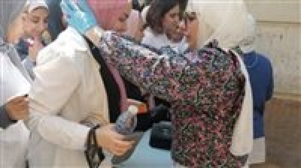 بعد الجدل داخل اللجان ضوابط جديدة لاستخدام السماعات الطبية لطلاب الثانوية العامة بعد الجدل داخل اللجان ضوابط جديدة لاستخدام السماعات الطبية لطلاب الثانوية العامة