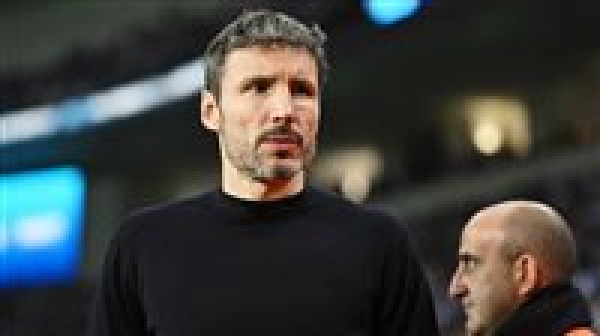أحمد شوبير فان بوميل الأقرب لتدريب الأهلي خلف ا لـ ييس توروب