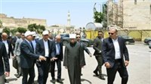 رئيس الوزراء يتفقد أعمال ترميم وإعادة إحياء مسجد المسبح والمنطقة المحيطة به المواجهة لمنطقة السيدة عائشة رئيس الوزراء يتفقد أعمال ترميم وإعادة إحياء مسجد المسبح والمنطقة المحيطة به المواجهة لمنطقة السيدة عائشة
