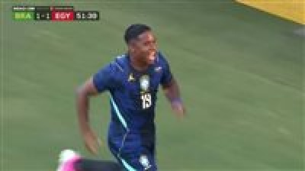 البرازيل ضد مصر إندريك يسجل الهدف الثاني لمنتخب البرازيل في مرمى مصر البرازيل ضد مصر إندريك يسجل الهدف الثاني لمنتخب البرازيل في مرمى مصر