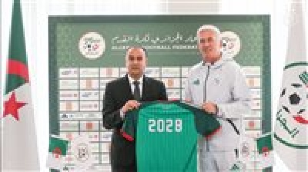 تجديد عقد السويسري بيتكوفيتش مدرب منتخب الجزائر لمدة عامين قادمين