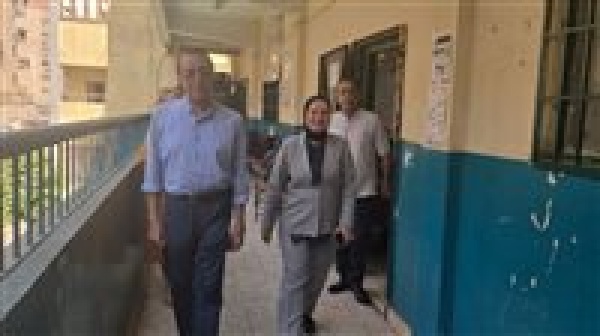 مدير تعليم القاهرة تتابع ختام امتحانات الإعدادية ميداني ا وتؤكد الانضباط وتكافؤ الفرص أولوية