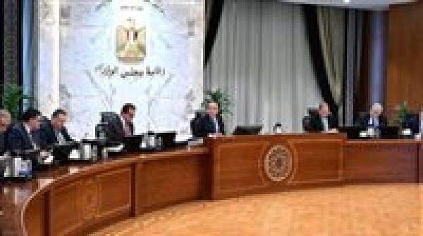 رئيس الوزراء يتابع موقف توافر مخزون من الأدوية والمستحضرات الطبية وسداد مستحقات الشركات رئيس الوزراء يتابع موقف توافر مخزون من الأدوية والمستحضرات الطبية وسداد مستحقات الشركات