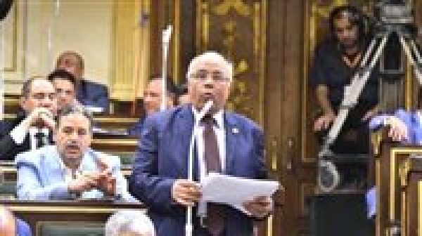 النائب محمد عطية الفيومي الإيجار المنتهي بالتملك للأراضي الصناعية يحرر السيولة ويعزز تنافسية الصناعة المصرية النائب محمد عطية الفيومي الإيجار المنتهي بالتملك للأراضي الصناعية يحرر السيولة ويعزز تنافسية الصناعة المصرية