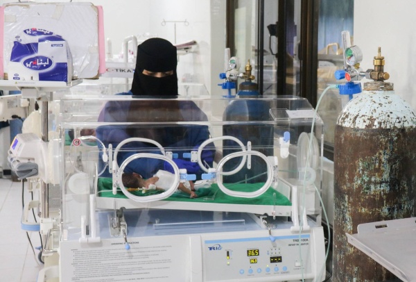 أكثر من 9 آلاف قتيل وجريح في اليمن و42 منشأة صحية مهددة بالإغلاق في تعز