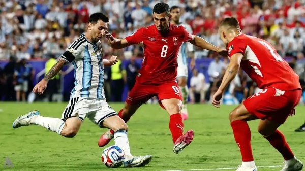 الأرجنتين تهزم سويسرا وتضرب موعدا مع إنجلترا في نصف نهائي مونديال 2026 الأرجنتين تهزم سويسرا وتضرب موعدا مع إنجلترا في نصف نهائي مونديال 2026