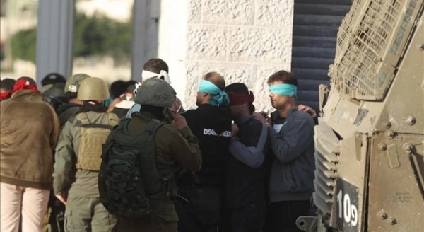 العدو الصهيوني يعتقل اكثر من 25 فلسطينيا في الضفة المحتلة