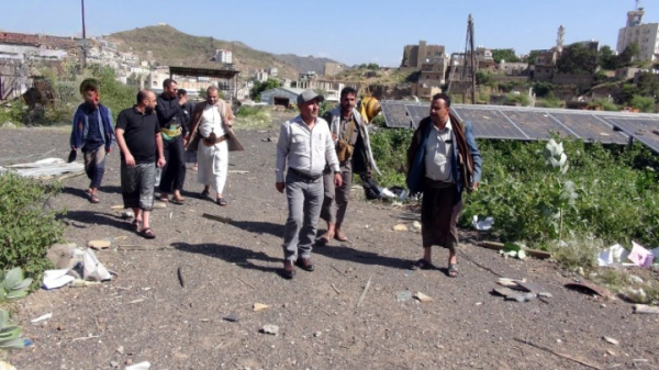 مدير عام مؤسسة الكهرباء يط لع على أضرار العدوان بمحطة كهرباء البرق في الحوبان مدير عام مؤسسة الكهرباء يط لع على أضرار العدوان بمحطة كهرباء البرق في الحوبان