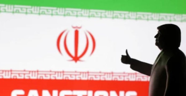 واشنطن تضيق الخناق المالي على طهران وسط مساع لفتح مضيق هرمز