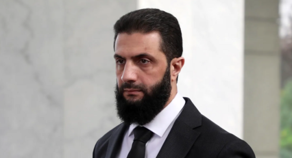 الشرع الحديث عن دخول سوريا إلى لبنان مجرد شائعات الشرع الحديث عن دخول سوريا إلى لبنان مجرد شائعات