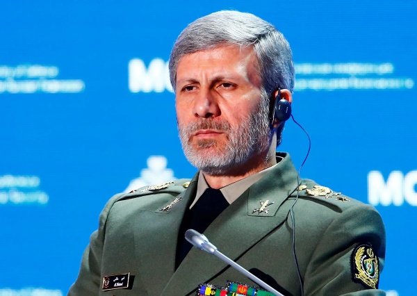 قائد الجيش الايراني ما أصبح متاح ا للقوات المسلحة ليس مجرد معدات ومنظومات بل هو تجسيد للثقة بالقدرات قائد الجيش الايراني ما أصبح متاح ا للقوات المسلحة ليس مجرد معدات ومنظومات بل هو تجسيد للثقة بالقدرات
