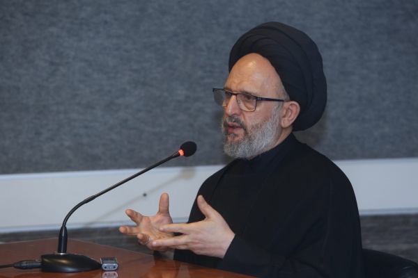 السيد فضل الله هنأ بالمولد النبوي للابتعاد عن خطاب التشنج والتعبئة المذهبية والعصبية