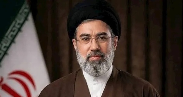 آية الله السيد مجتبى خامنئي للسيد الشهيد نعاهدك أن نثأر لدمك الطاهر وهذا الثأر مطلب شعبنا ولا بد أن يتحقق حتم ا آية الله السيد مجتبى خامنئي للسيد الشهيد نعاهدك أن نثأر لدمك الطاهر وهذا الثأر مطلب شعبنا ولا بد أن يتحقق حتم ا