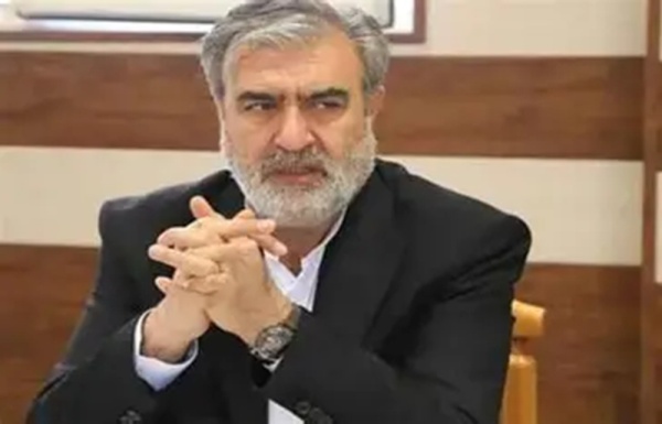 ابراهيم عزيزي أميركا عالقة في هرمز وستندم على إهدار فرصة التفاوض