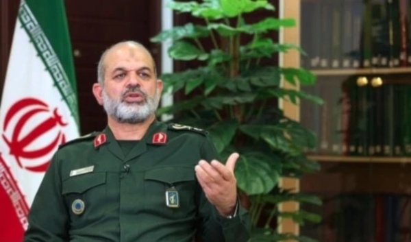 اللواء وحيدي سنتعامل بحزم مع أي خطأ في الحسابات أو تهديد أو اعتداء من جانب العدو اللواء وحيدي سنتعامل بحزم مع أي خطأ في الحسابات أو تهديد أو اعتداء من جانب العدو