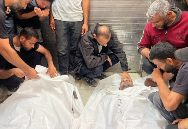 عدد من الشهداء مع تواصل خروقات العدو لوقف إطلاق النار في غزة عدد من الشهداء مع تواصل خروقات العدو لوقف إطلاق النار في غزة